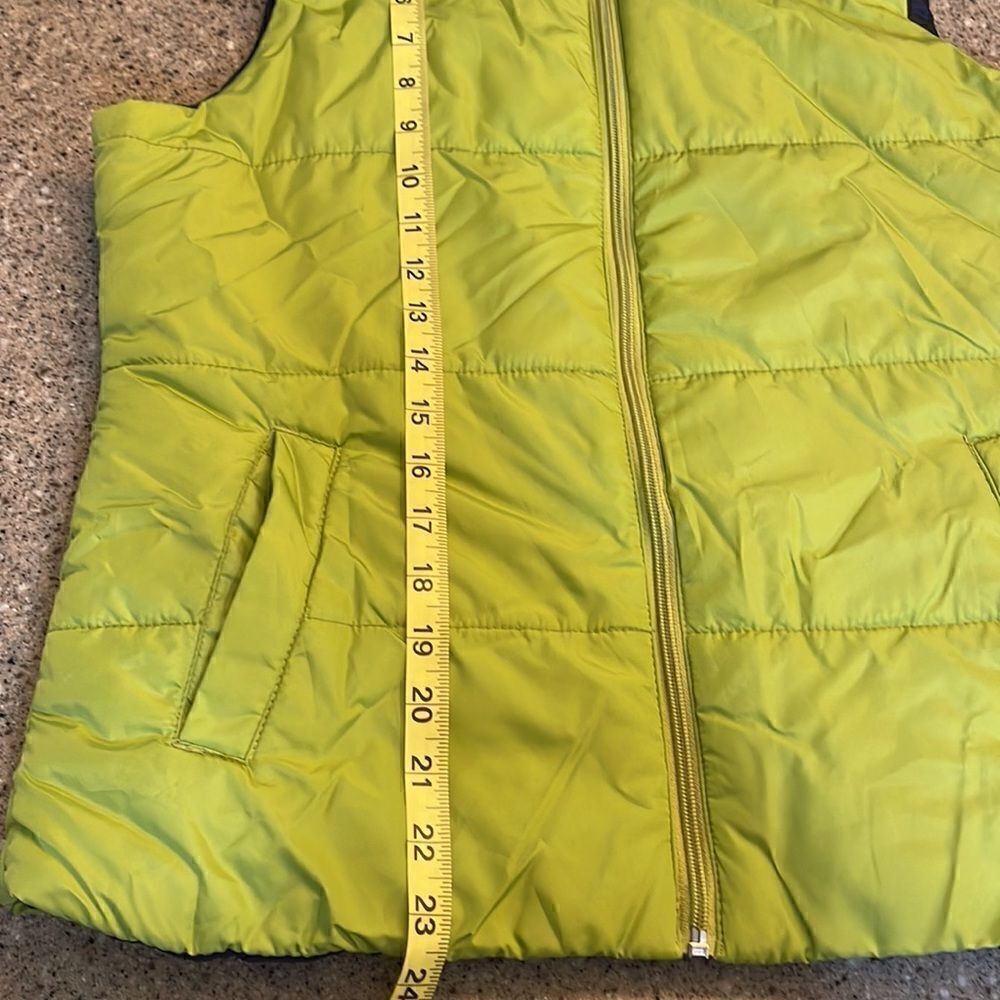 MADE FOR LIFE Puffer Vest - Picture 9 of 9